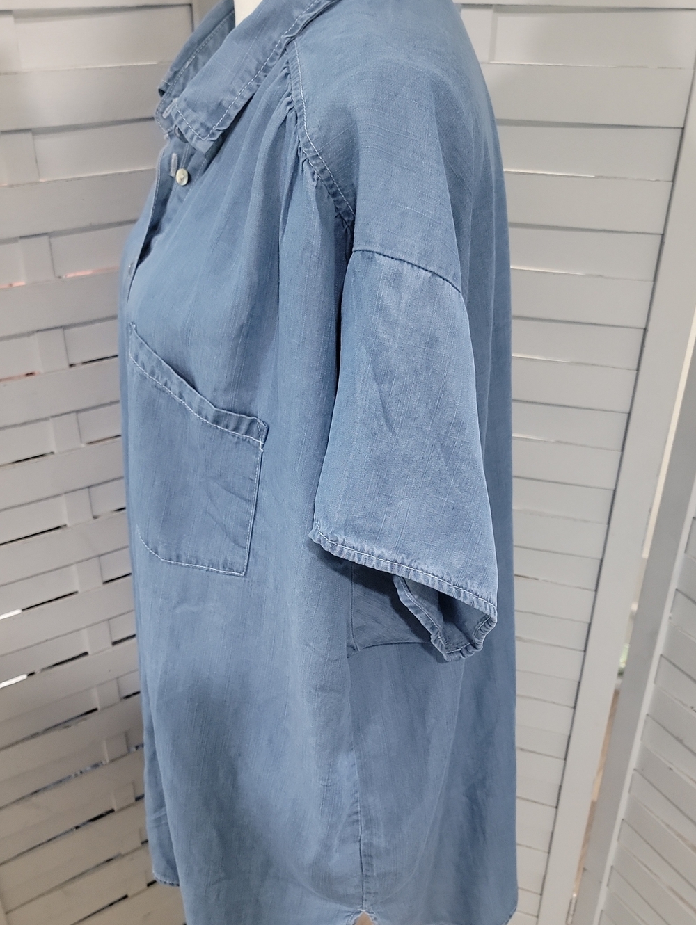 NWT Hester & Orchard Tencel Chambray Button Up Blouse Size 1X - Picture 2 of 4